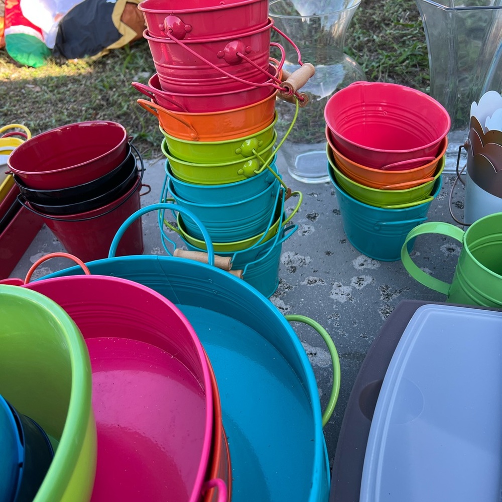 Containers and bins Party decor
